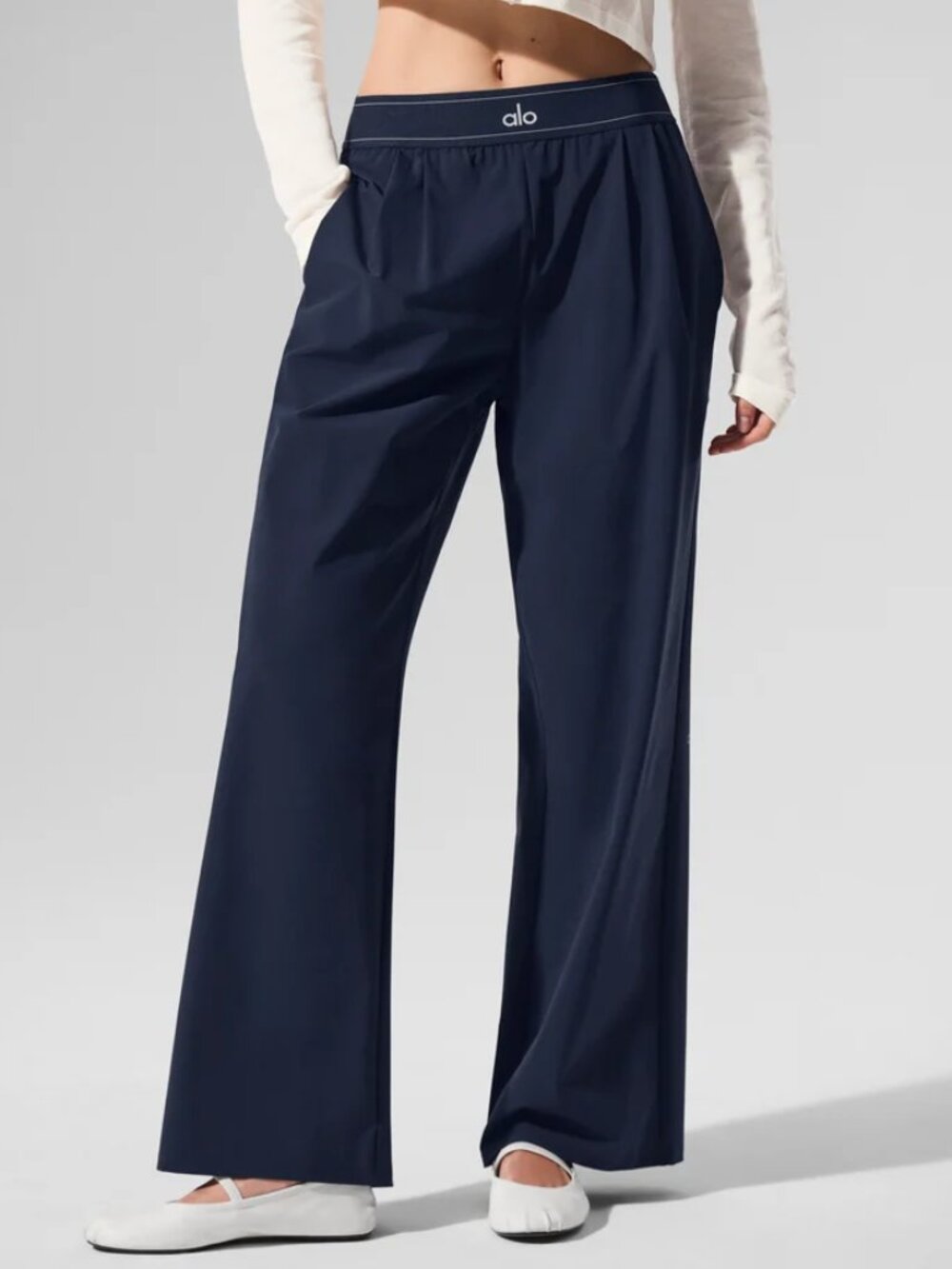Brand New ALO Yoga Suit Up Trouser Navy Blue (Regular 30 inches) Size S - Picture 2 of 7